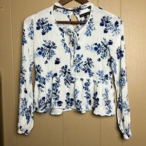 Kendall & Kylie Floral Choker Crop Top With Plume